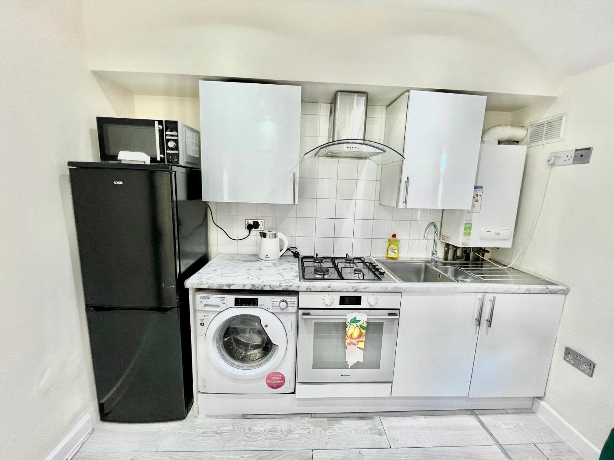 Cosy Private Flat In London, Free Parking On Premise Apartment Carshalton Exterior photo