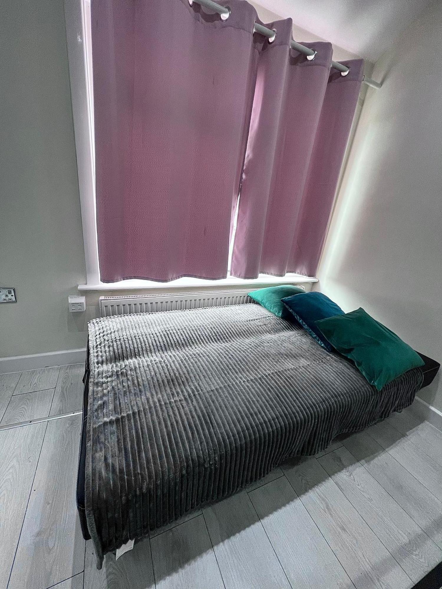 Cosy Private Flat In London, Free Parking On Premise Apartment Carshalton Exterior photo