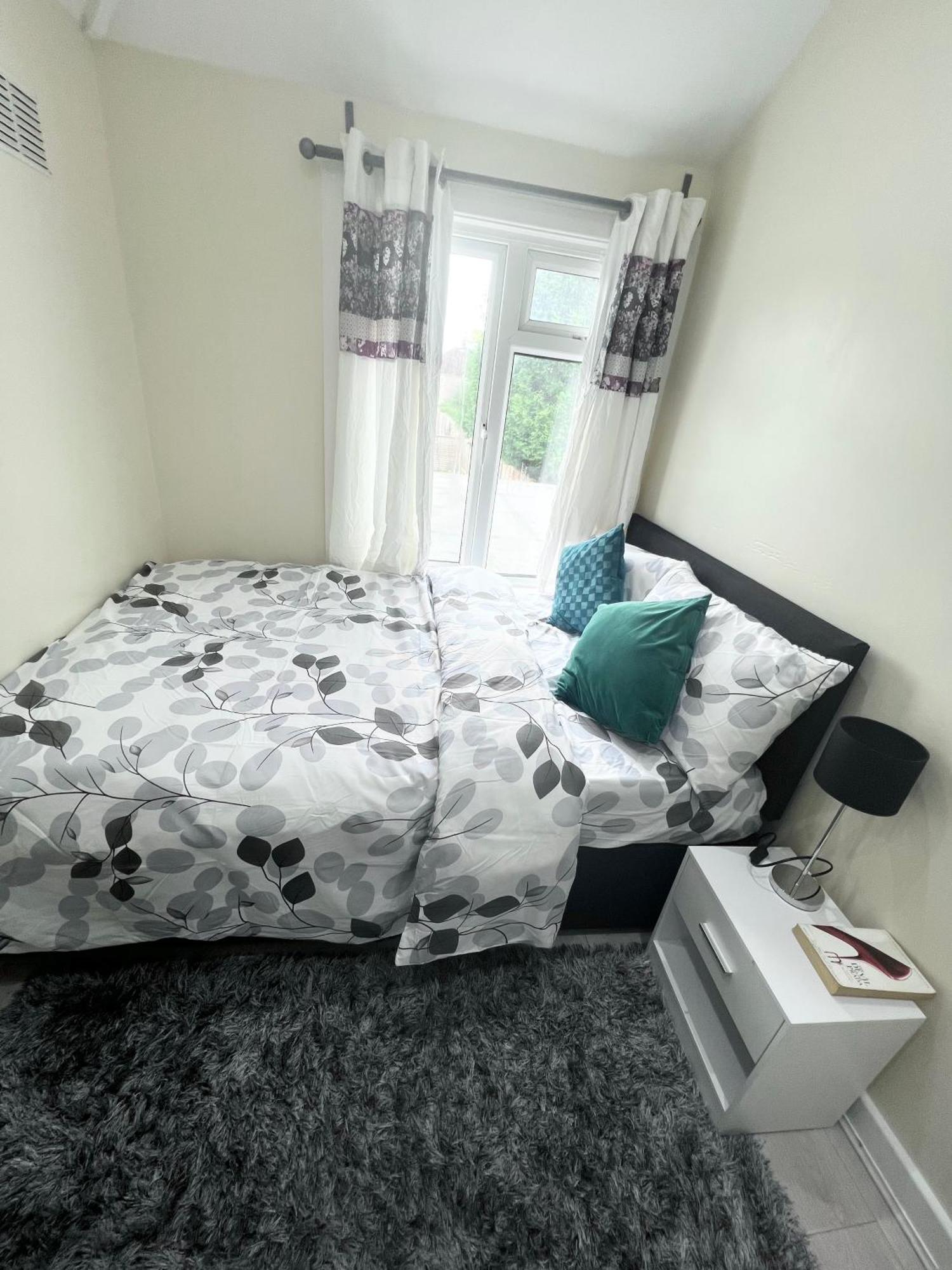 Cosy Private Flat In London, Free Parking On Premise Apartment Carshalton Exterior photo